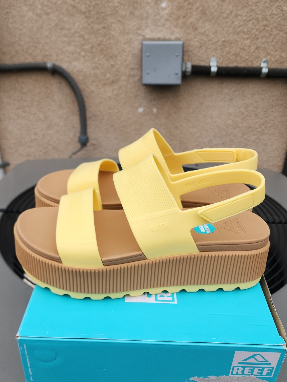 New Reef Water Vista Higher Yellow Platform Sandals, Sz. 9 - Picture 3 of 7
